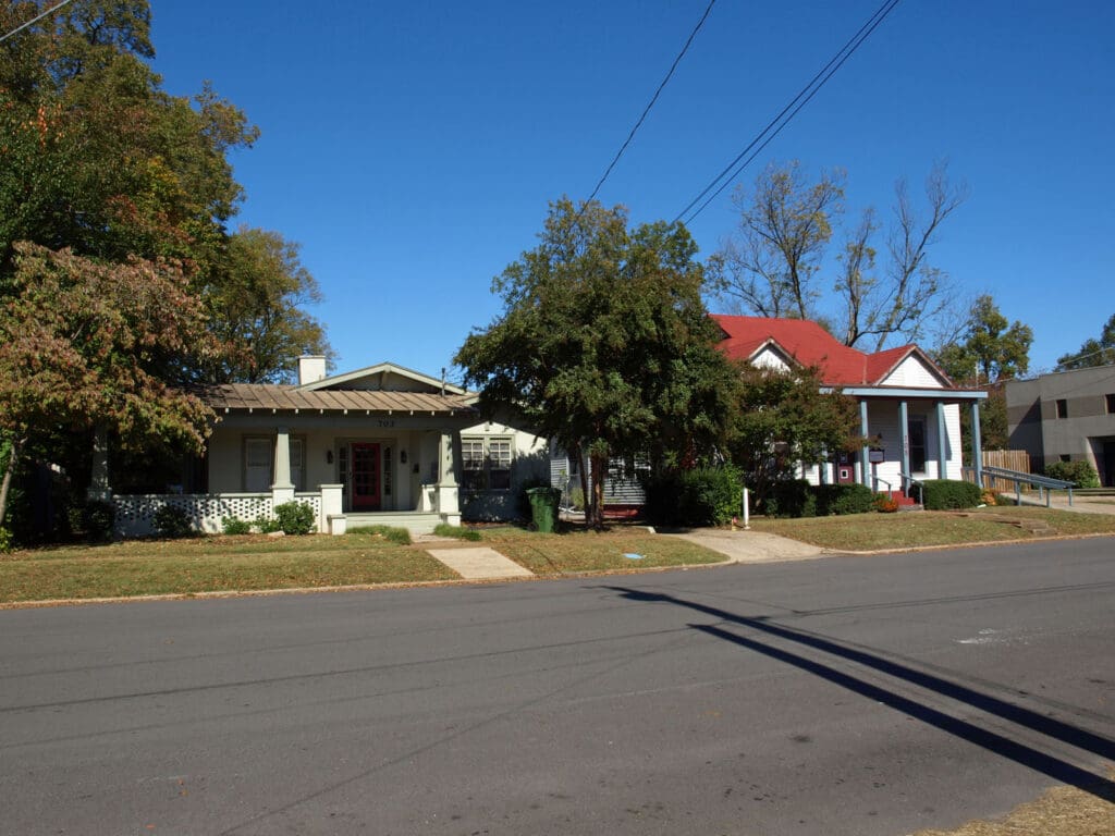 Historic homes lining the streets of Five Points, Huntsville—a charming neighborhood known for walkability and family-friendly appeal.